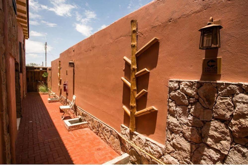 Hotel Parina Atacama Сан-Педро-де-Атакама Екстер'єр фото